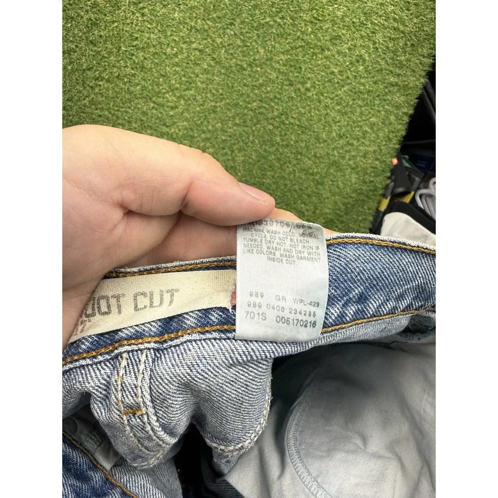 Levis shop confidence